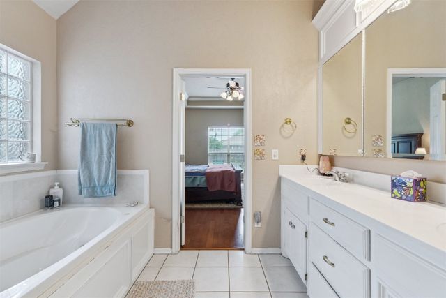 2400 Stonebridge Drive, Norman, OK 73071