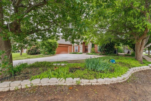 2400 Stonebridge Drive, Norman, OK 73071