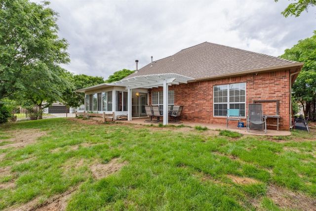2400 Stonebridge Drive, Norman, OK 73071
