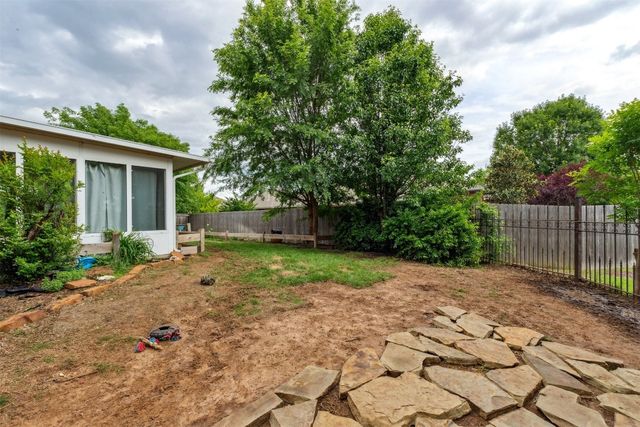 2400 Stonebridge Drive, Norman, OK 73071