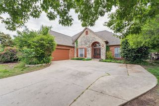 2400 Stonebridge Drive, Norman, OK 73071