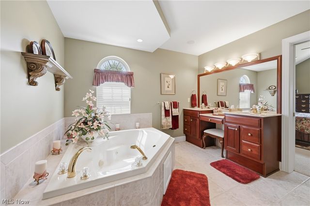 149 Village Court, Columbiana, OH 44408