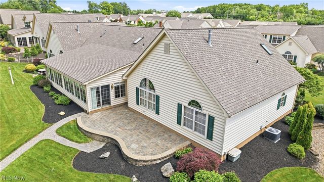 149 Village Court, Columbiana, OH 44408