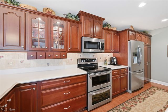 149 Village Court, Columbiana, OH 44408