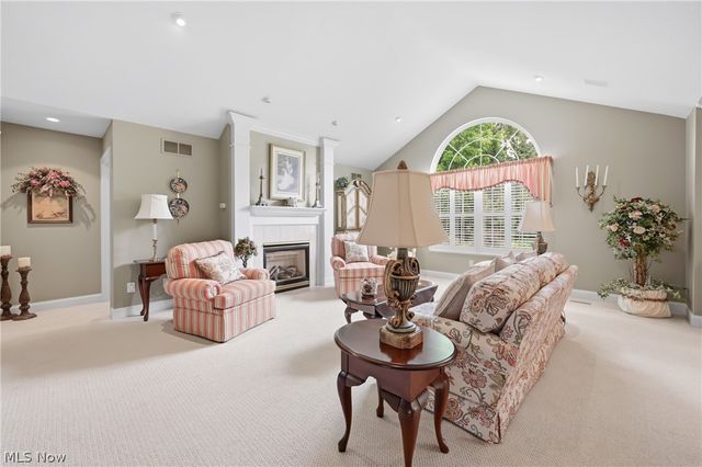 149 Village Court, Columbiana, OH 44408