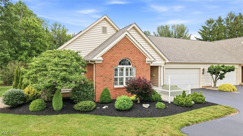 149 Village Court, Columbiana, OH 44408