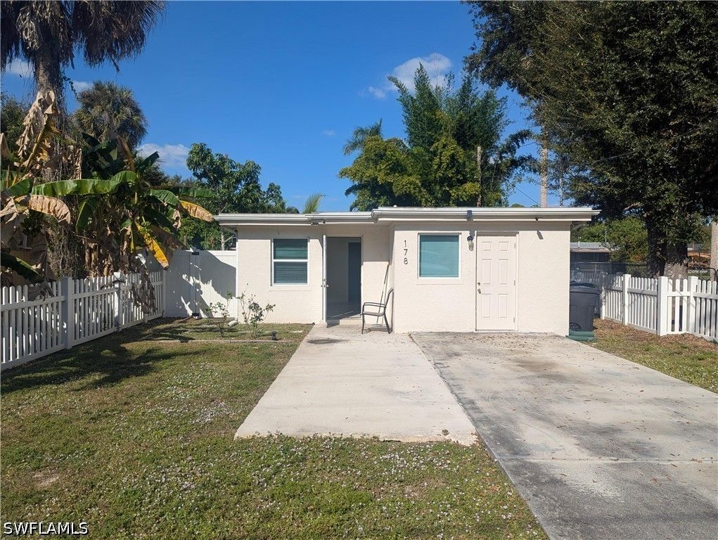 178 Evergreen RD, North Fort Myers, FL 33903