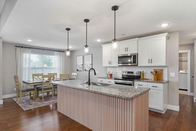 916 W Charlotte Court, Republic, MO 65738