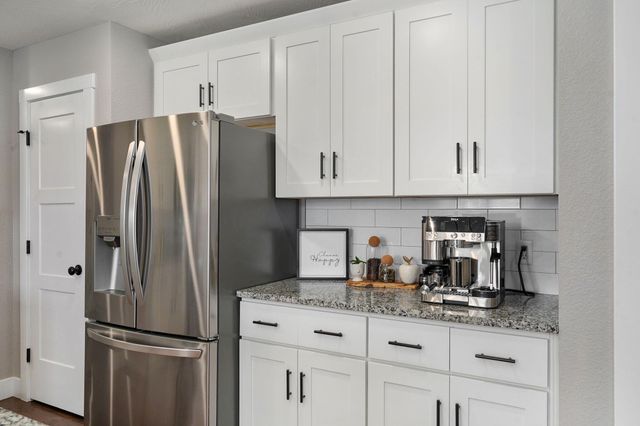 916 W Charlotte Court, Republic, MO 65738