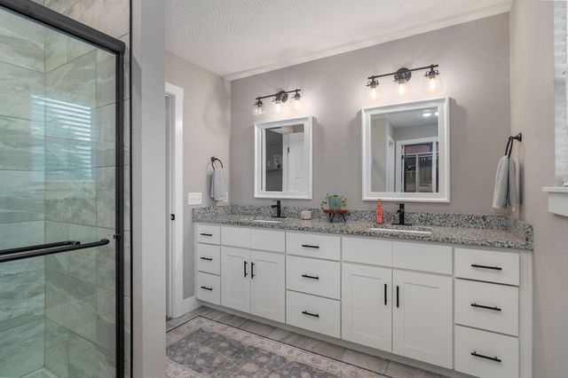 916 W Charlotte Court, Republic, MO 65738