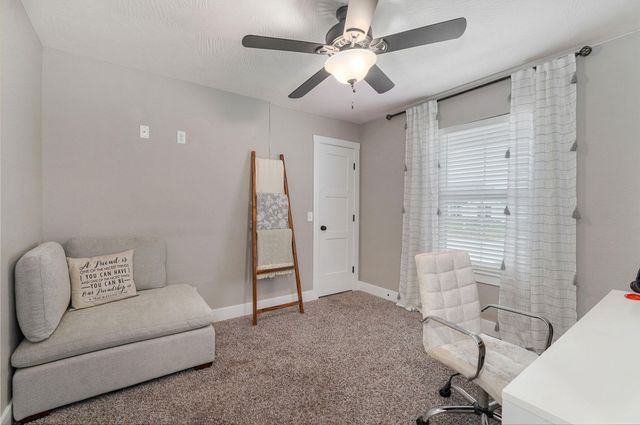 916 W Charlotte Court, Republic, MO 65738