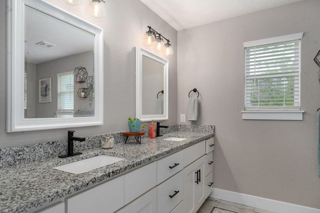 916 W Charlotte Court, Republic, MO 65738