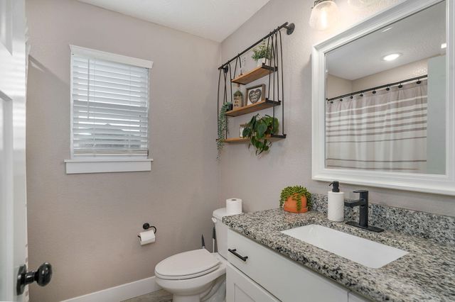 916 W Charlotte Court, Republic, MO 65738