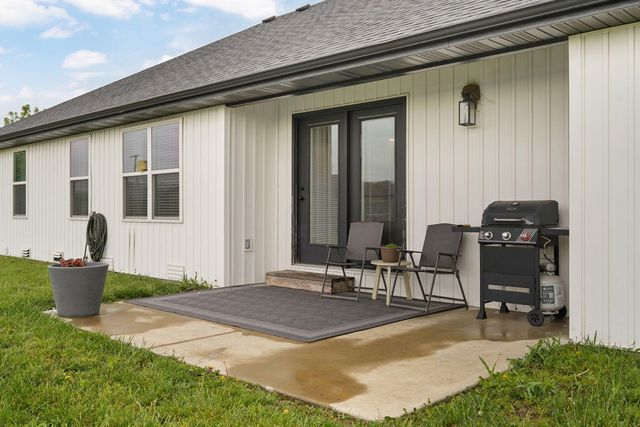 916 W Charlotte Court, Republic, MO 65738