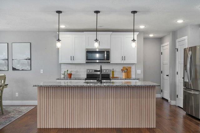 916 W Charlotte Court, Republic, MO 65738