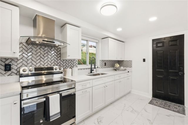 512 Westinghouse Ave, N Versailles, PA 15137