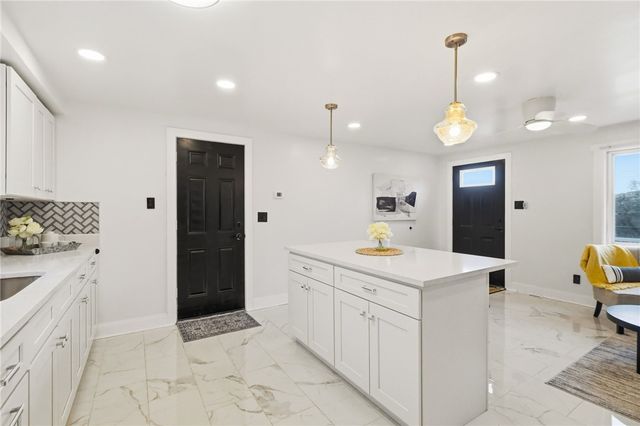 512 Westinghouse Ave, N Versailles, PA 15137