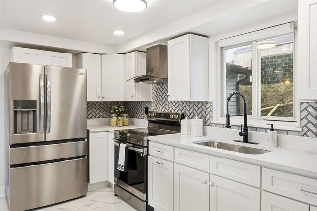 512 Westinghouse Ave, N Versailles, PA 15137