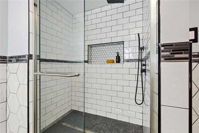 512 Westinghouse Ave, N Versailles, PA 15137