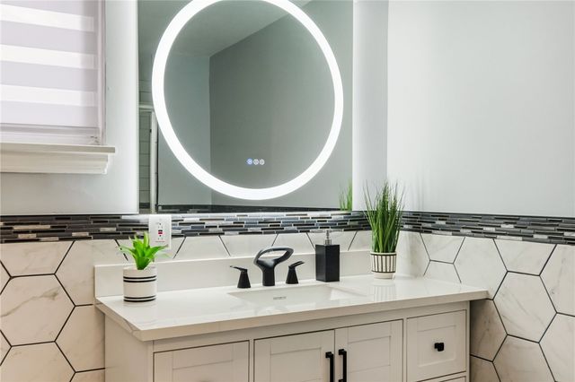 512 Westinghouse Ave, N Versailles, PA 15137