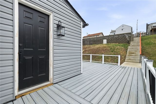 512 Westinghouse Ave, N Versailles, PA 15137