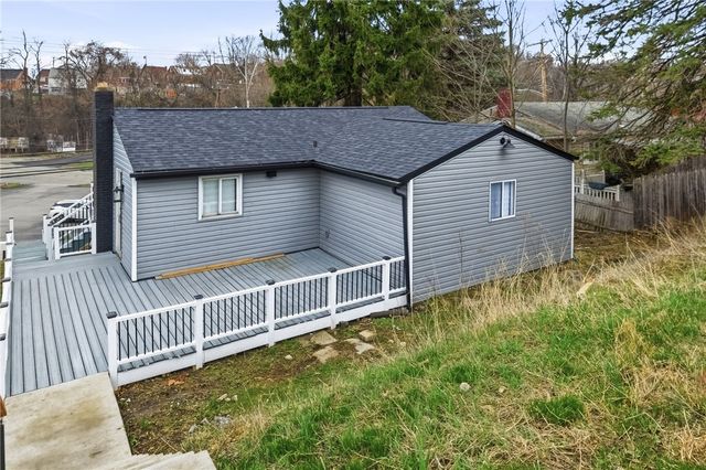 512 Westinghouse Ave, N Versailles, PA 15137