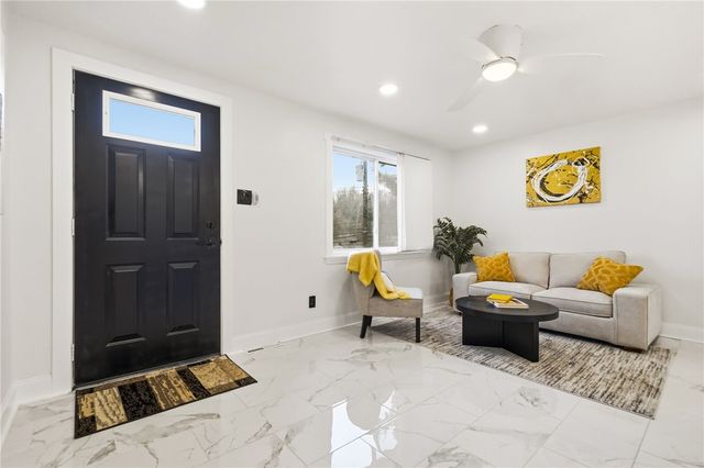 512 Westinghouse Ave, N Versailles, PA 15137