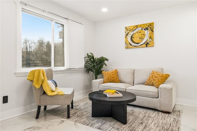 512 Westinghouse Ave, N Versailles, PA 15137