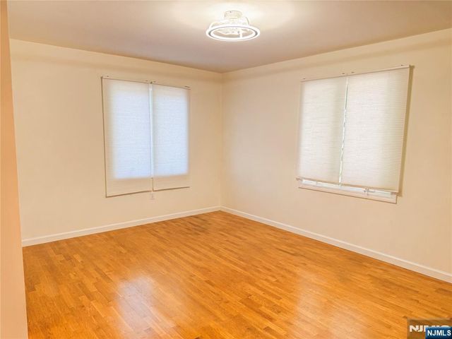 209 5th B, Palisades Park, NJ 07650