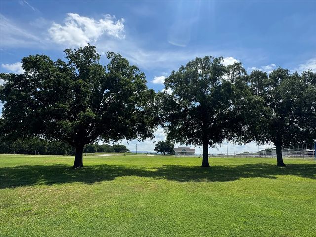 125B Rolling Bend Road, Alvord, TX 76225