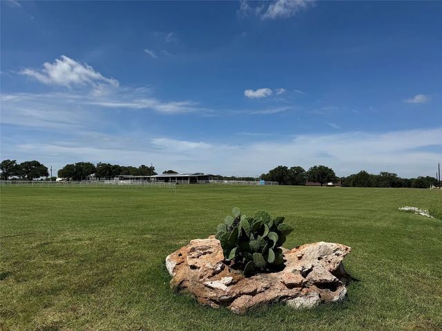 125B Rolling Bend Road, Alvord, TX 76225