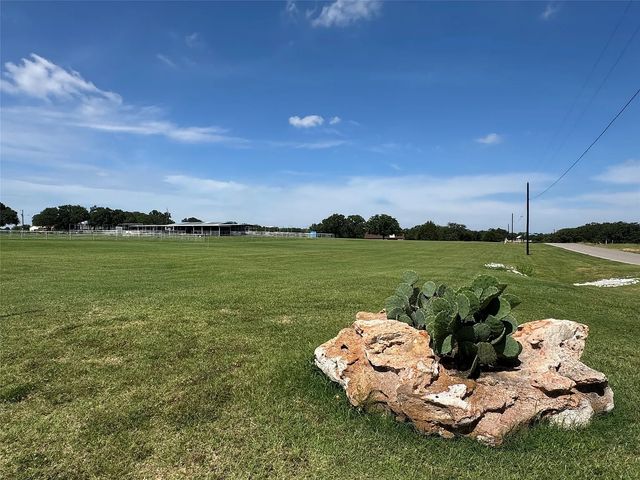125B Rolling Bend Road, Alvord, TX 76225