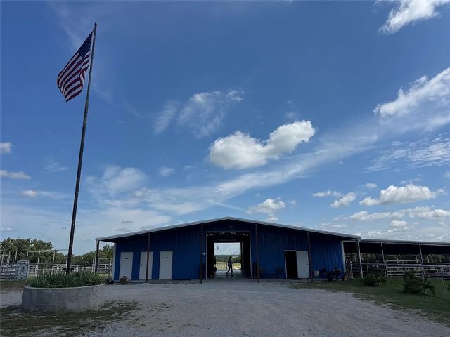 125B Rolling Bend Road, Alvord, TX 76225