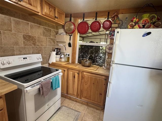 125B Rolling Bend Road, Alvord, TX 76225
