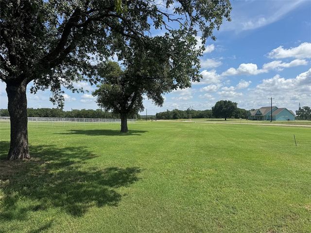 125B Rolling Bend Road, Alvord, TX 76225