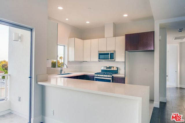 1945 Overland Avenue 202, Los Angeles, CA 90025