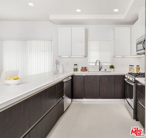 1945 Overland Avenue 202, Los Angeles, CA 90025