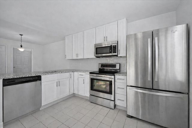 1945 Stratford Way, West Palm Beach, FL 33409