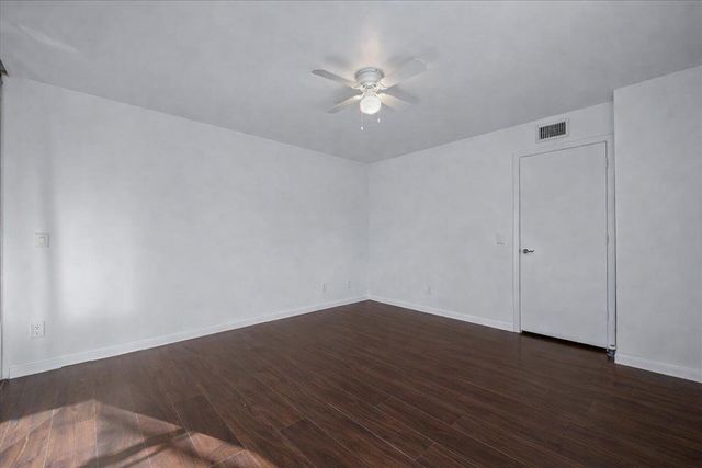 1945 Stratford Way, West Palm Beach, FL 33409