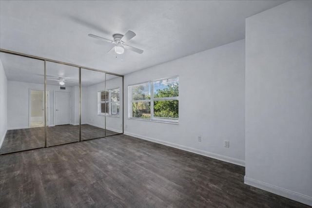 1945 Stratford Way, West Palm Beach, FL 33409