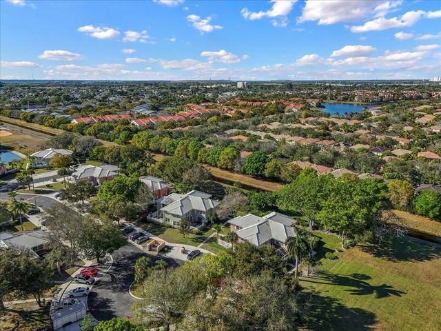 1945 Stratford Way, West Palm Beach, FL 33409