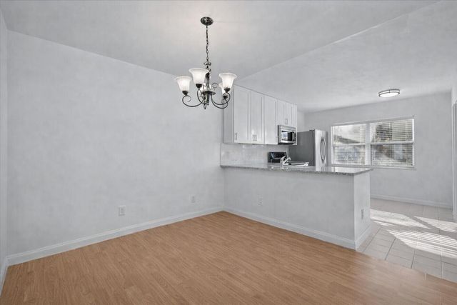 1945 Stratford Way, West Palm Beach, FL 33409