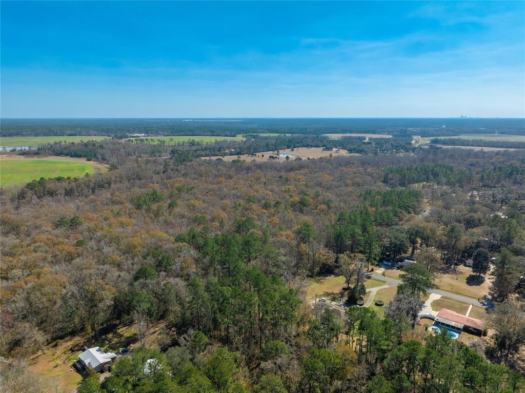 Image 13 of property listing at FOURACRE CIRCLE, Callahan, FL 32011