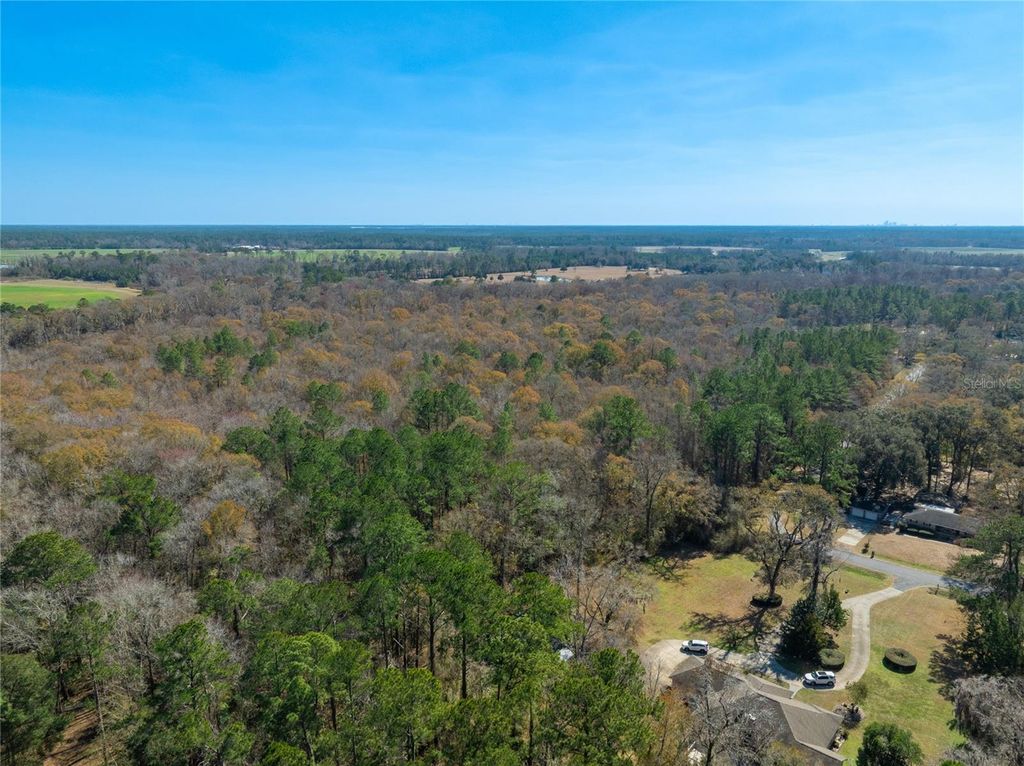 Image 14 of property listing at FOURACRE CIRCLE, Callahan, FL 32011