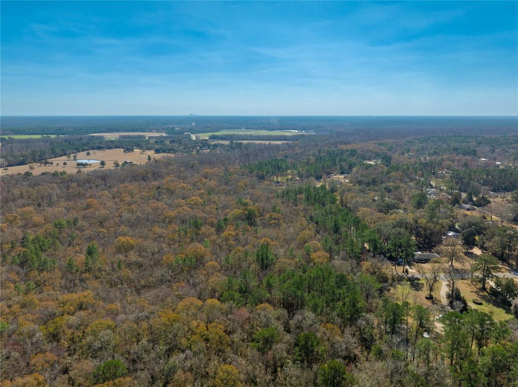 Image 16 of property listing at FOURACRE CIRCLE, Callahan, FL 32011