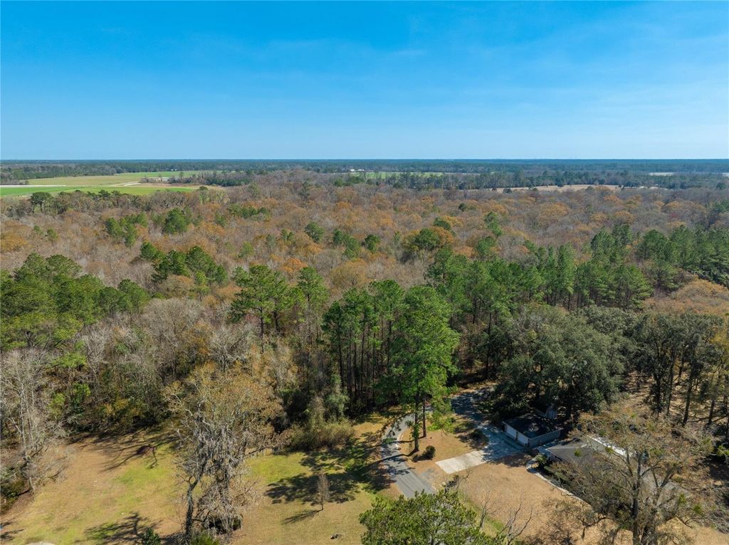 Image 17 of property listing at FOURACRE CIRCLE, Callahan, FL 32011