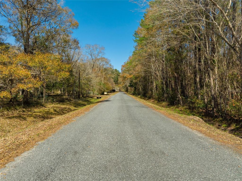 Image 23 of property listing at FOURACRE CIRCLE, Callahan, FL 32011