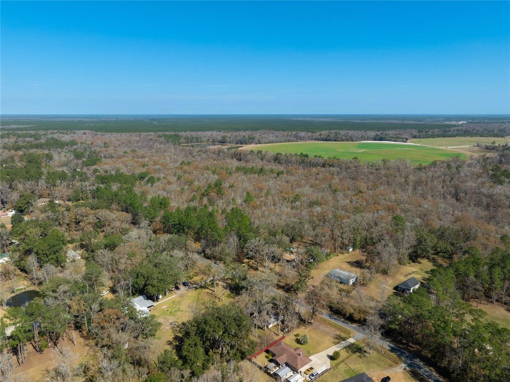 Image 4 of property listing at FOURACRE CIRCLE, Callahan, FL 32011