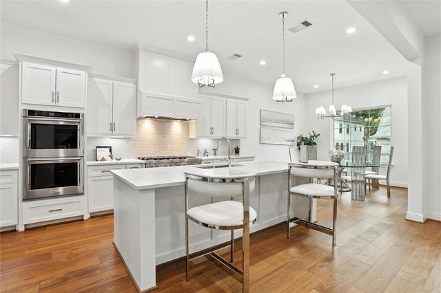 4951 Glenmeadow Drive, Houston, TX 77096