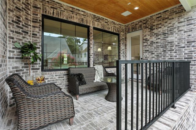 4951 Glenmeadow Drive, Houston, TX 77096